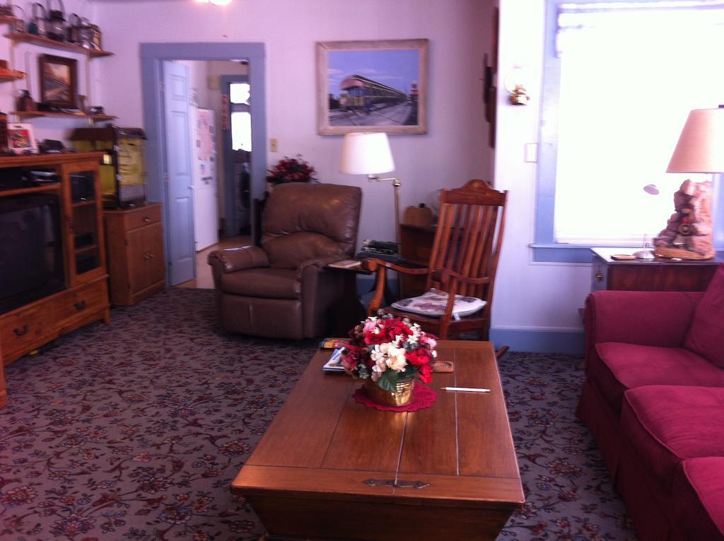 Pullman House Inn Portola ภายนอก รูปภาพ