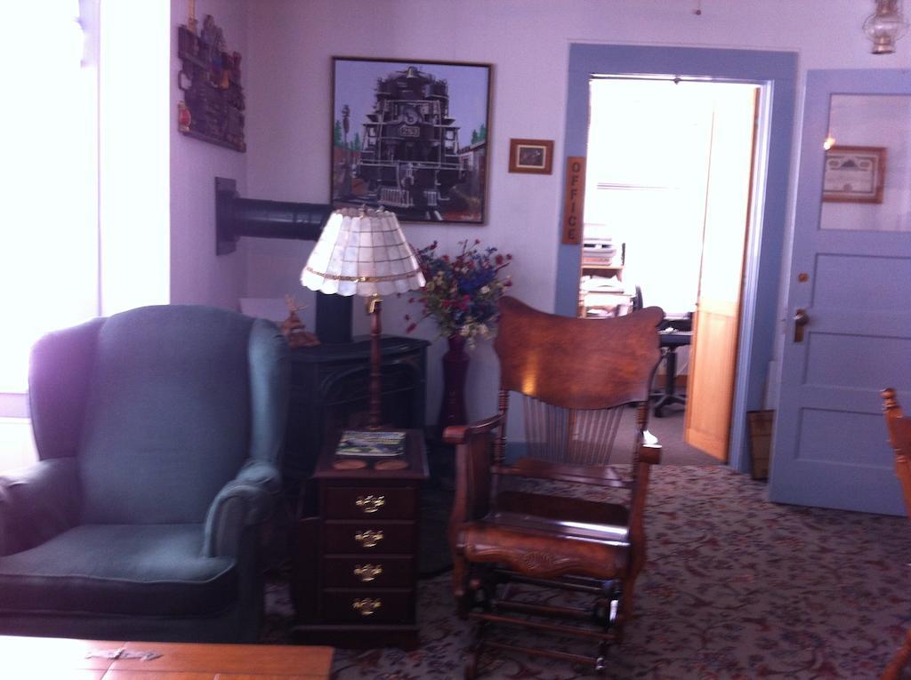 Pullman House Inn Portola ภายนอก รูปภาพ